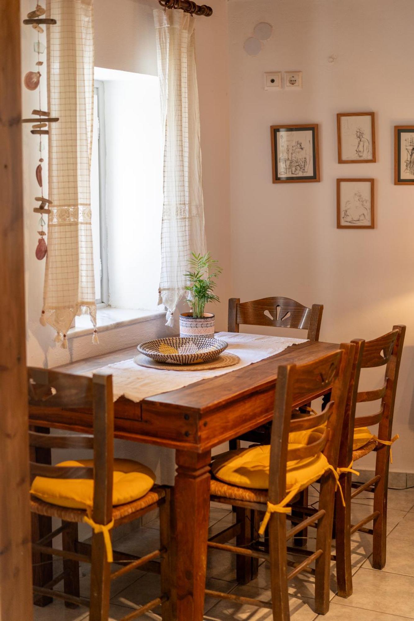 Spacious Home With Yard, Mytilene Lesvos Extérieur photo