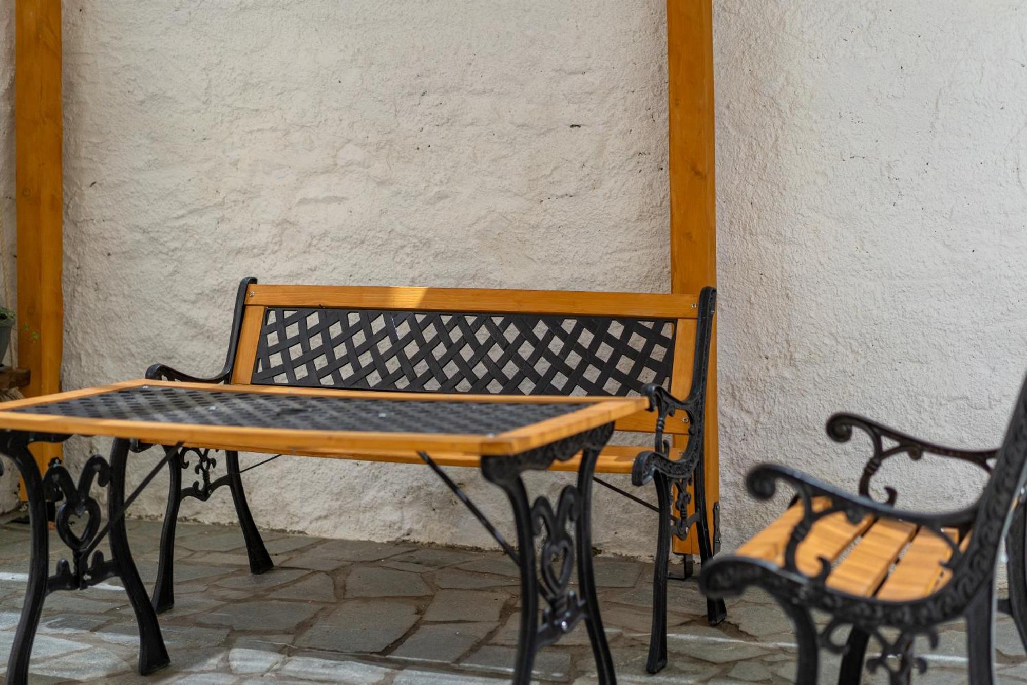 Spacious Home With Yard, Mytilene Lesvos Extérieur photo