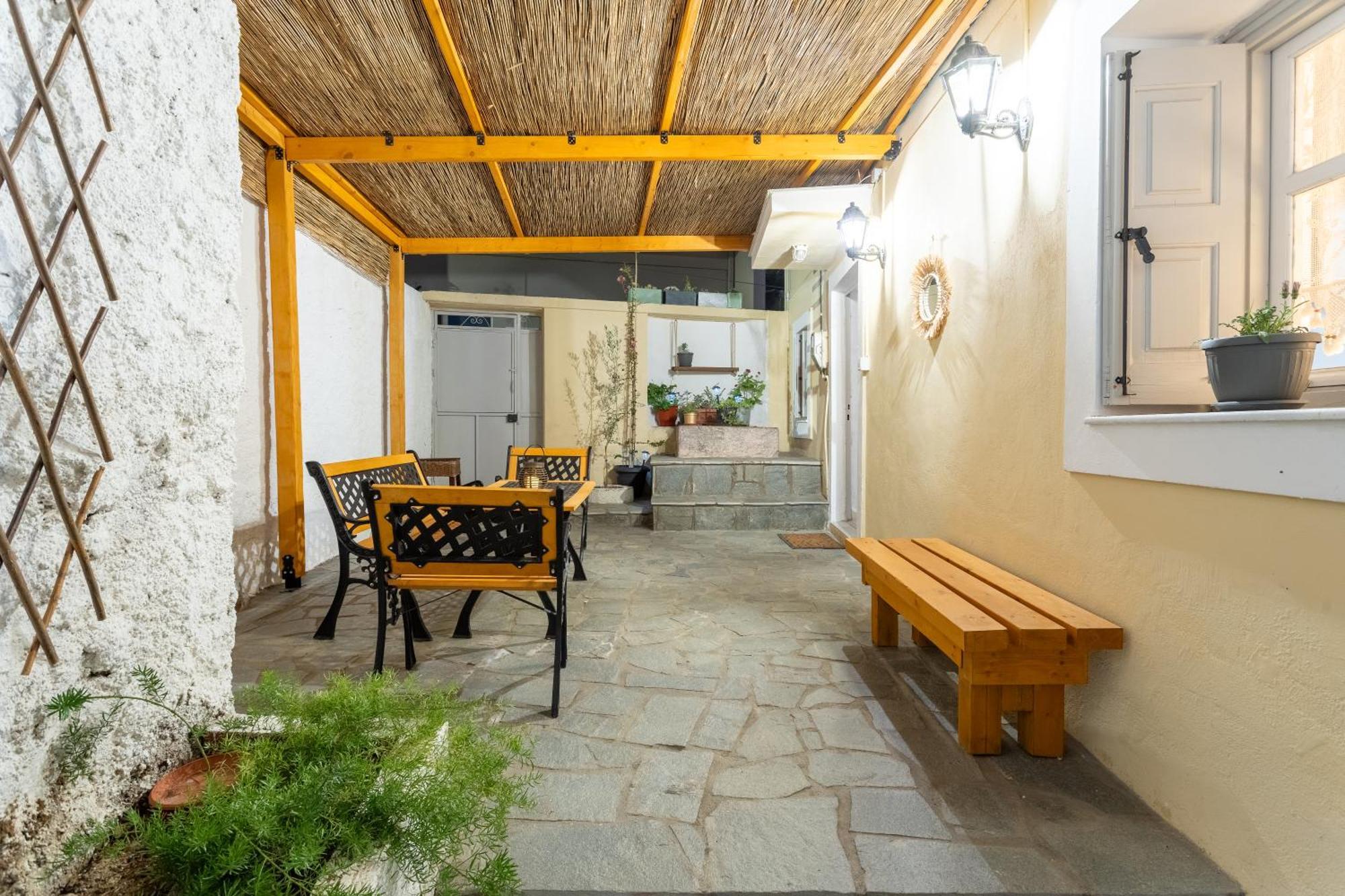 Spacious Home With Yard, Mytilene Lesvos Extérieur photo