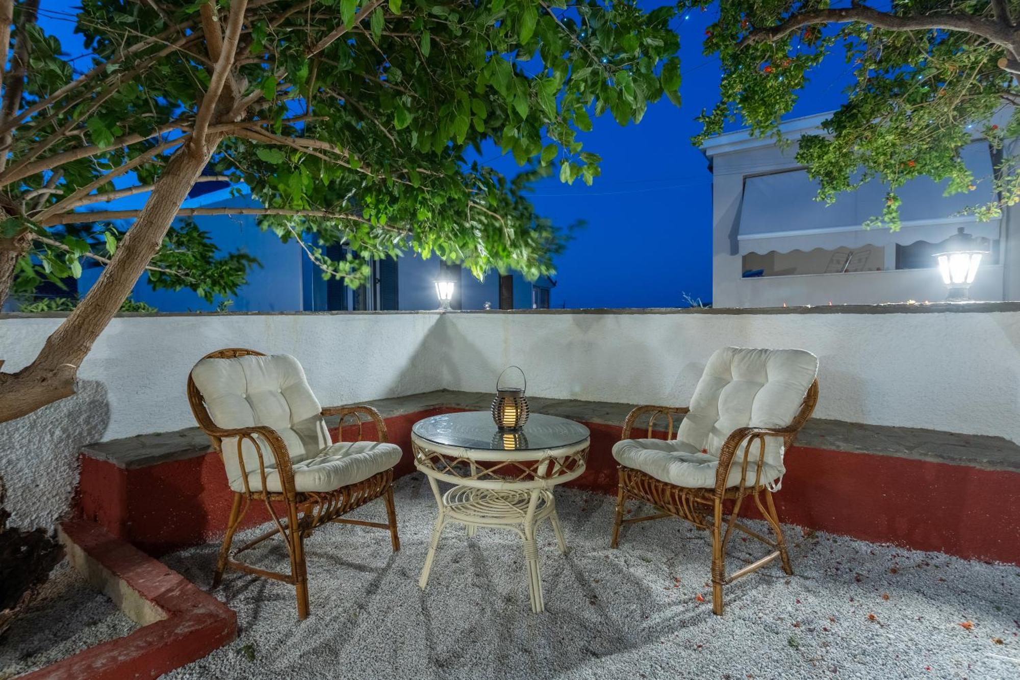 Spacious Home With Yard, Mytilene Lesvos Extérieur photo