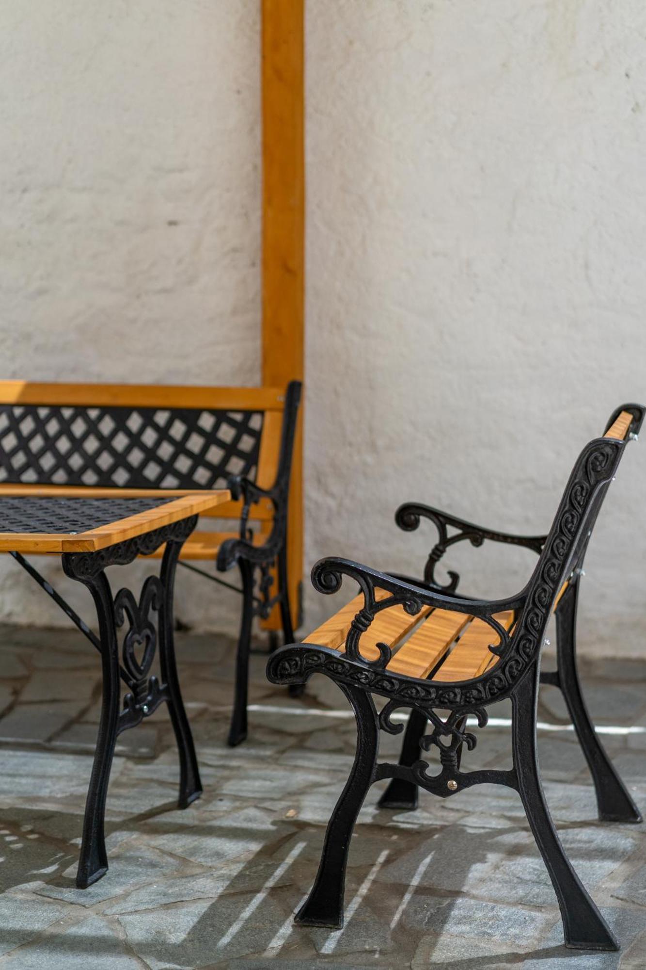 Spacious Home With Yard, Mytilene Lesvos Extérieur photo