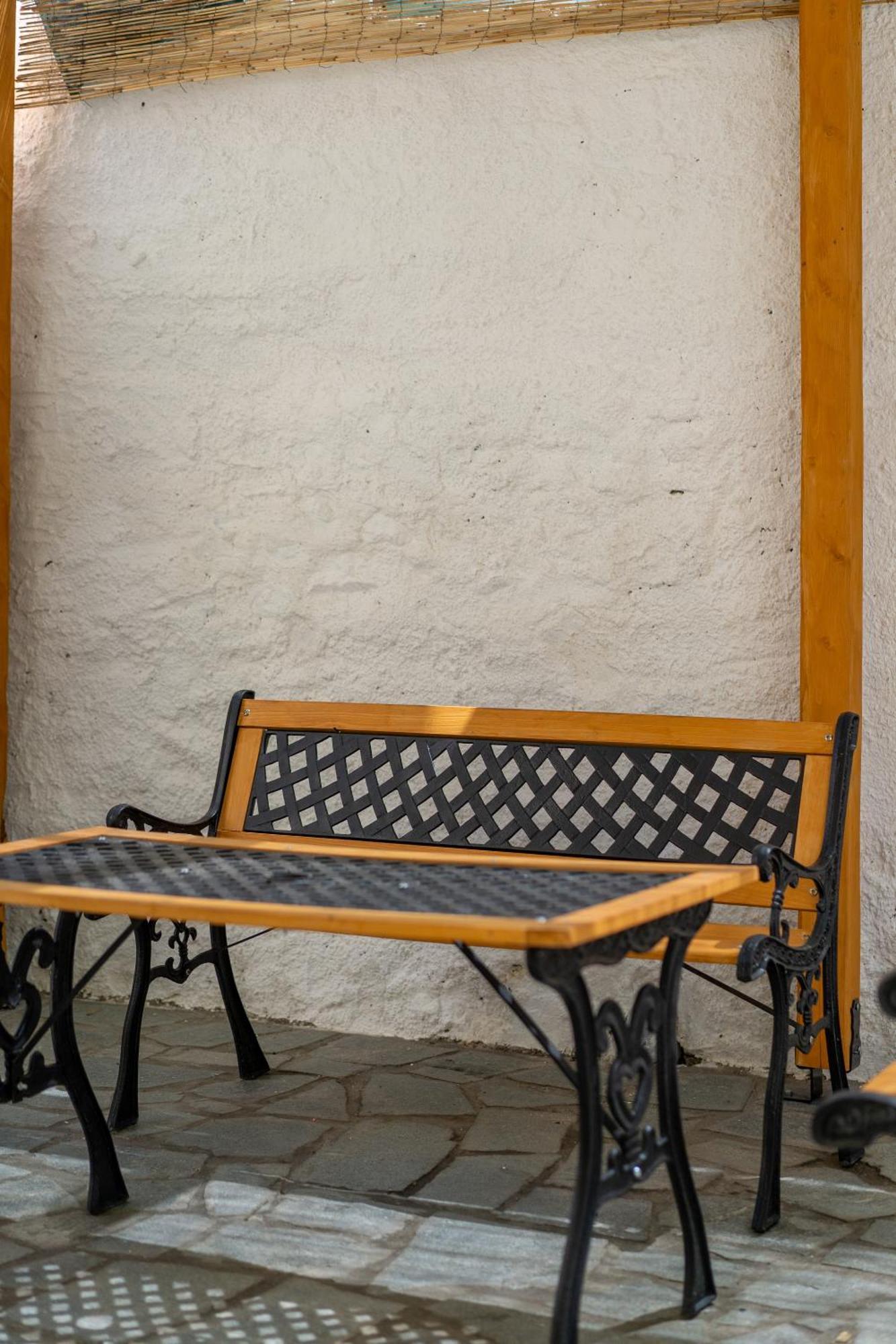 Spacious Home With Yard, Mytilene Lesvos Extérieur photo