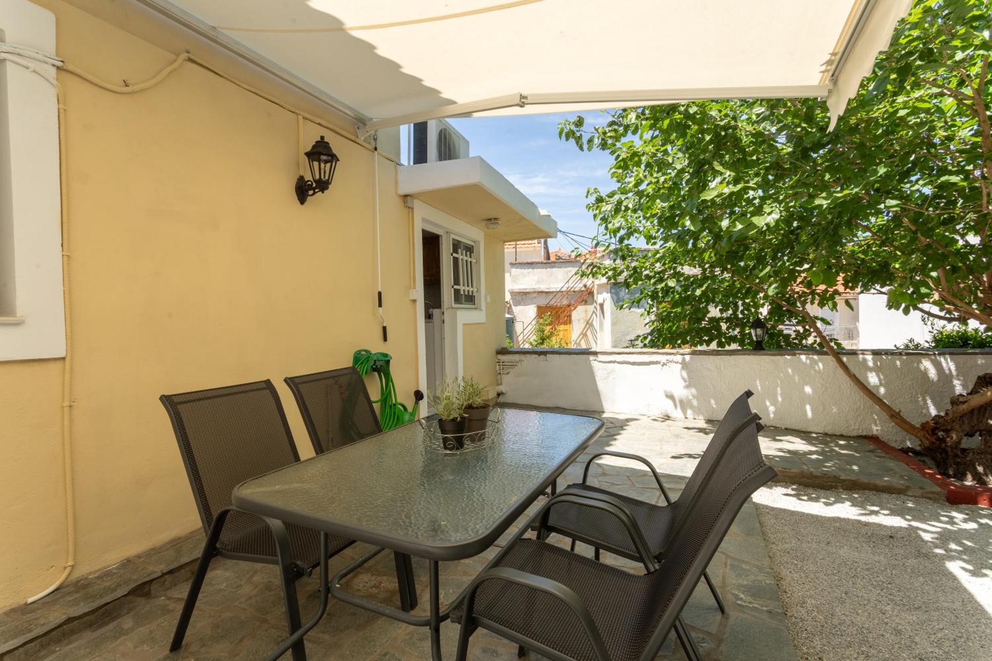 Spacious Home With Yard, Mytilene Lesvos Extérieur photo