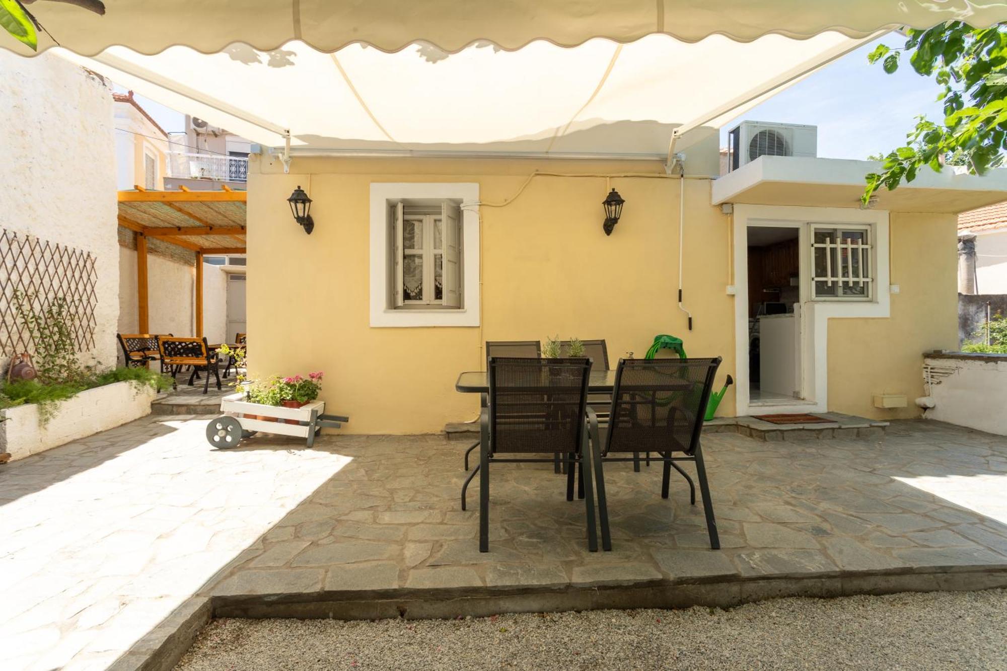 Spacious Home With Yard, Mytilene Lesvos Extérieur photo