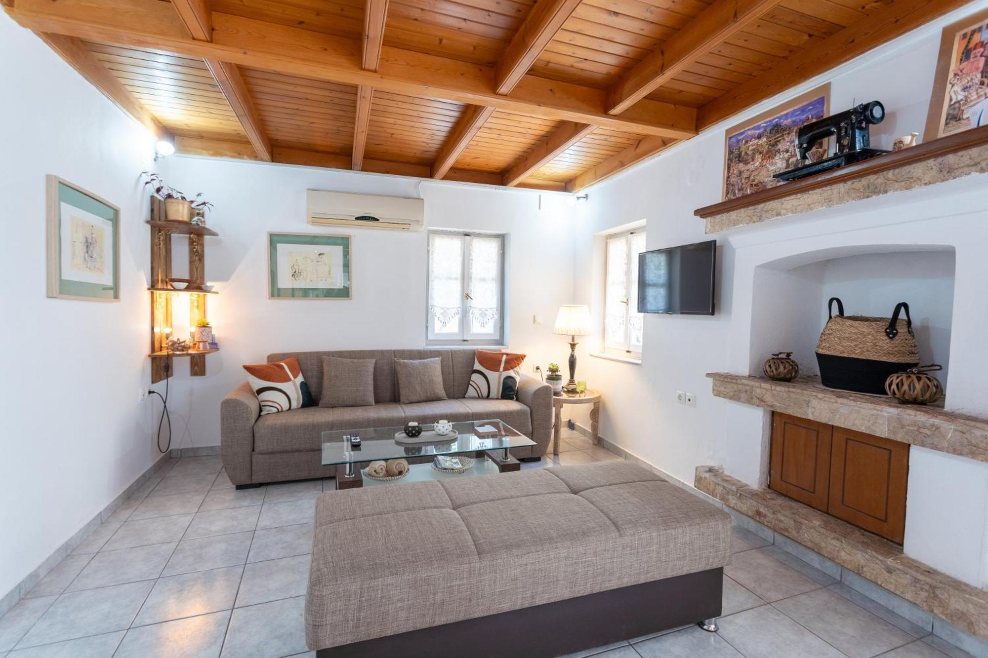 Spacious Home With Yard, Mytilene Lesvos Extérieur photo